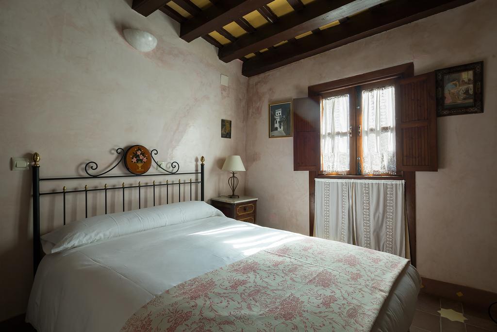 Ferienwohnung Holi-Rent Historic House Next To The Alcazar Sevilla Exterior foto