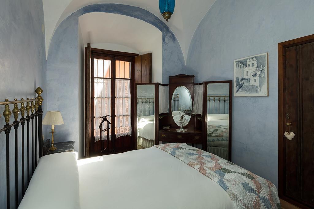 Ferienwohnung Holi-Rent Historic House Next To The Alcazar Sevilla Exterior foto