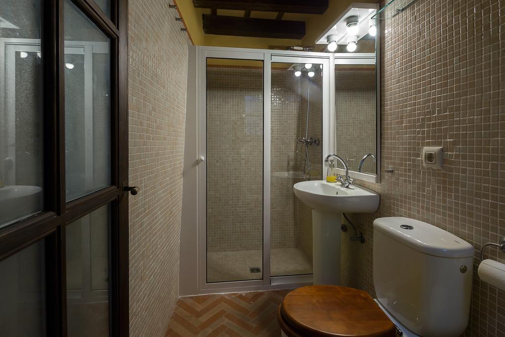 Ferienwohnung Holi-Rent Historic House Next To The Alcazar Sevilla Exterior foto