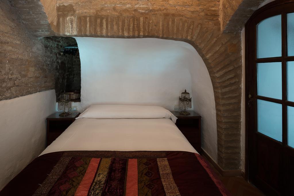 Ferienwohnung Holi-Rent Historic House Next To The Alcazar Sevilla Exterior foto