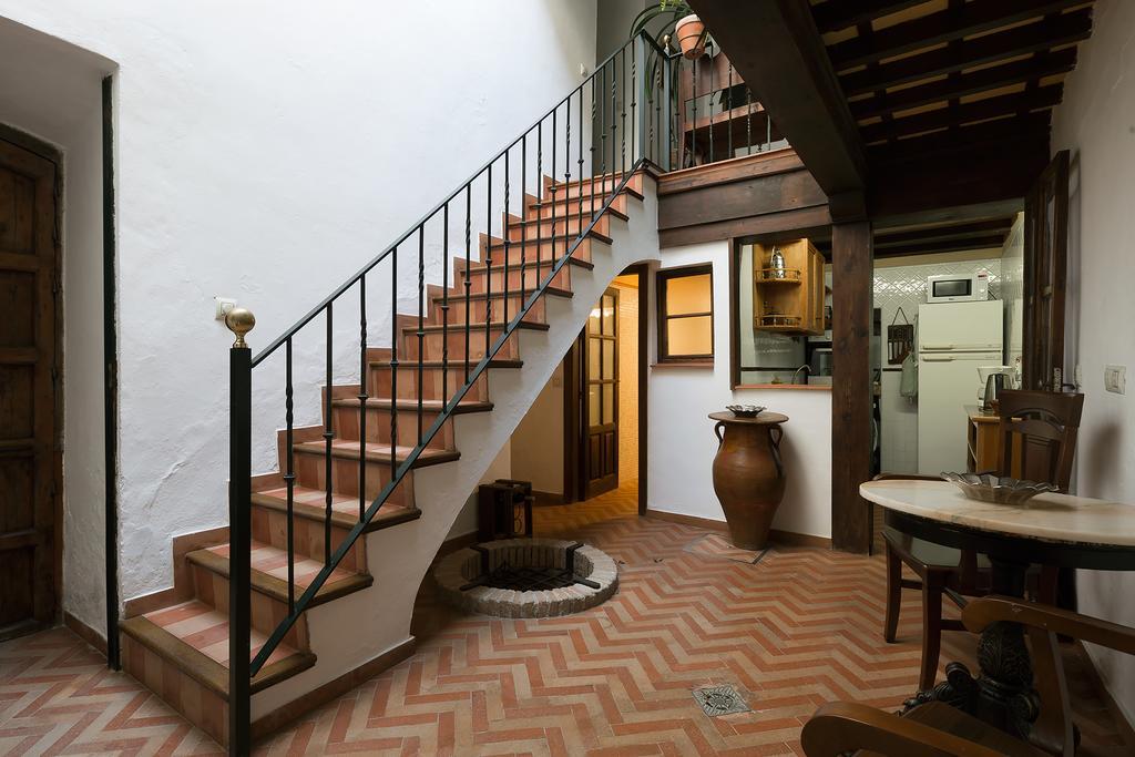 Ferienwohnung Holi-Rent Historic House Next To The Alcazar Sevilla Exterior foto